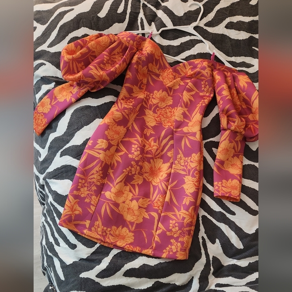 Dress - Picture 3 of 3